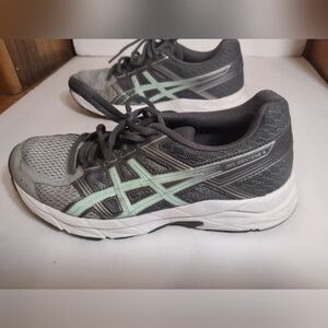 Women's Asics Gel contend 4 size 6